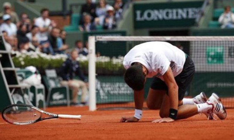 נגמר הקאמבק: דג'וקוביץ' הודח בשלוש מערכות