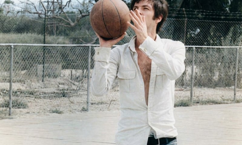 אלוף ישראל בשני ענפים: הצד הספורטיבי של אריק איינשטיין