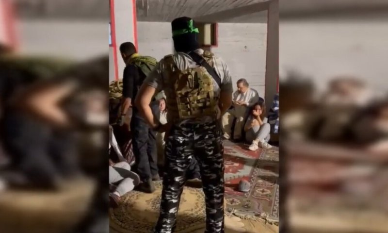 נחשפתם לסרטון החטופים ברשת? זה הסיפור המלא