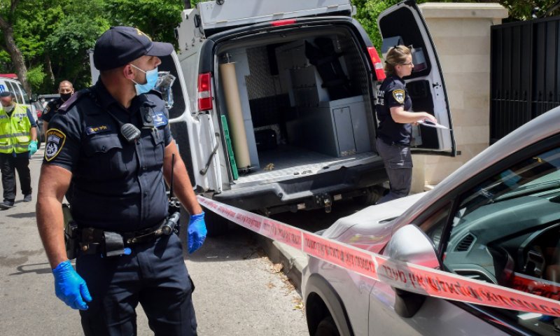 אדם בן 60 נורה למוות בשוק בעיר מעלות