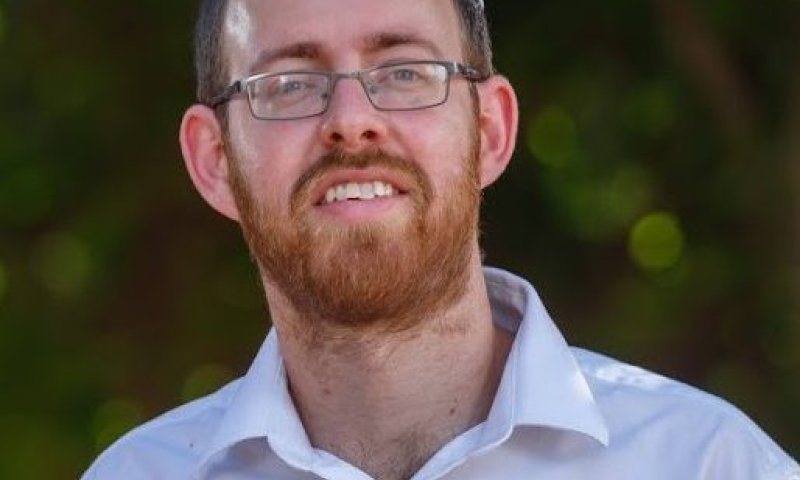 החוקר והסופר הסרוג הודיע: מפסיק לחקור ולכתוב