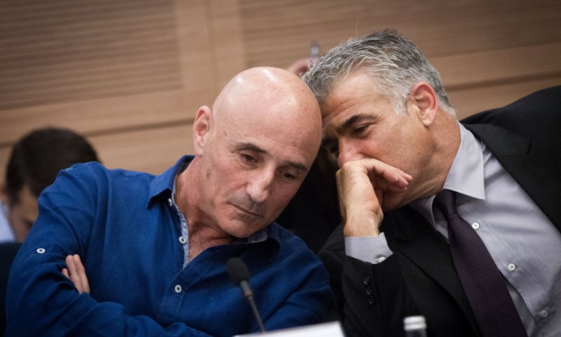 סקר | לפיד או שלח: את מי מצביעי יש עתיד מעדיפים?