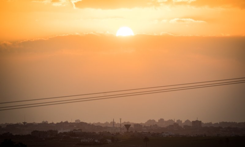 מד"א: 124 איש נזקקו לטיפול ריפואי עקב החום