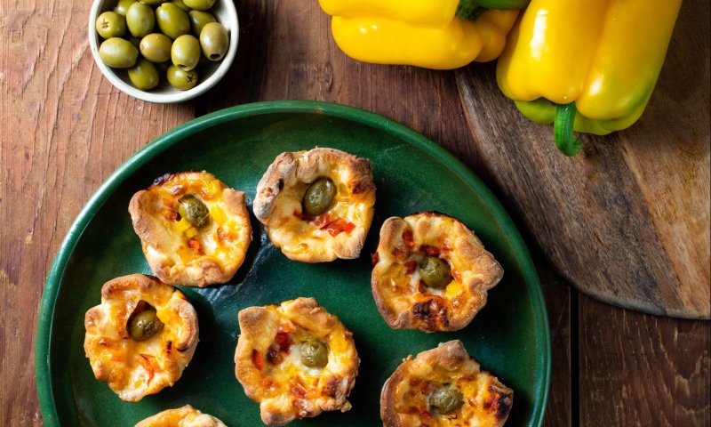 בול לפתיחת שבוע: מתכון מהיר לפיצות מדליקות