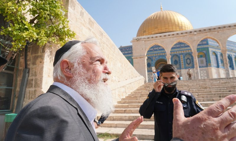 לראשונה בחייו: תלמיד של הרצי"ה עלה להר הבית. צפו