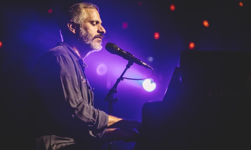 כמה לוקח אביתר בנאי? שכר האמנים לעצמאות נחשף