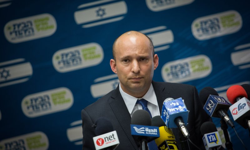 בנט: הגענו להסדר &ndash; עמונה תישאר על ההר