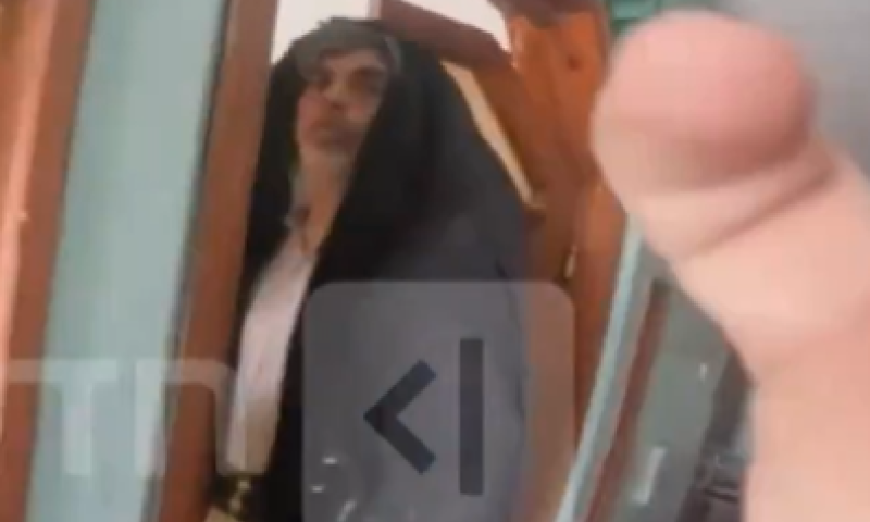 תשוש, עם מקל ועטוף בשמיכה: כך נראה סינוואר בימיו האחרונים