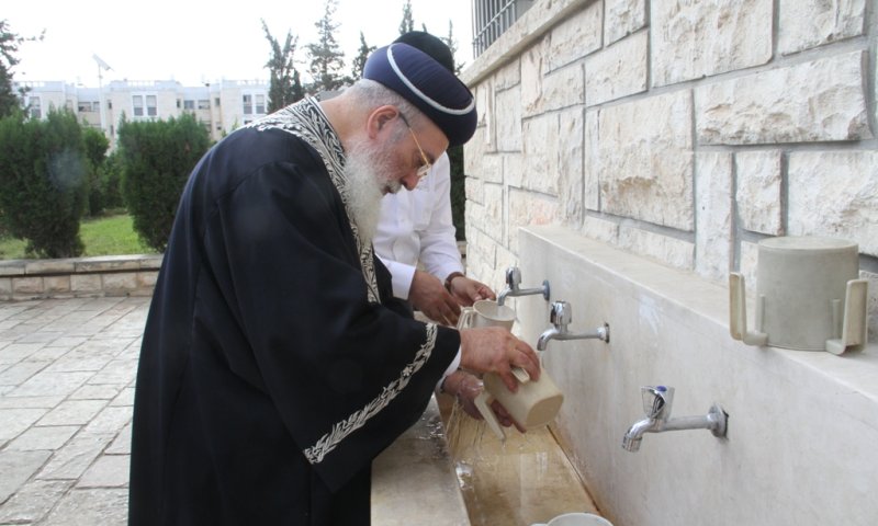 התעוררות: מעבירים את התמיכה לרב עמאר