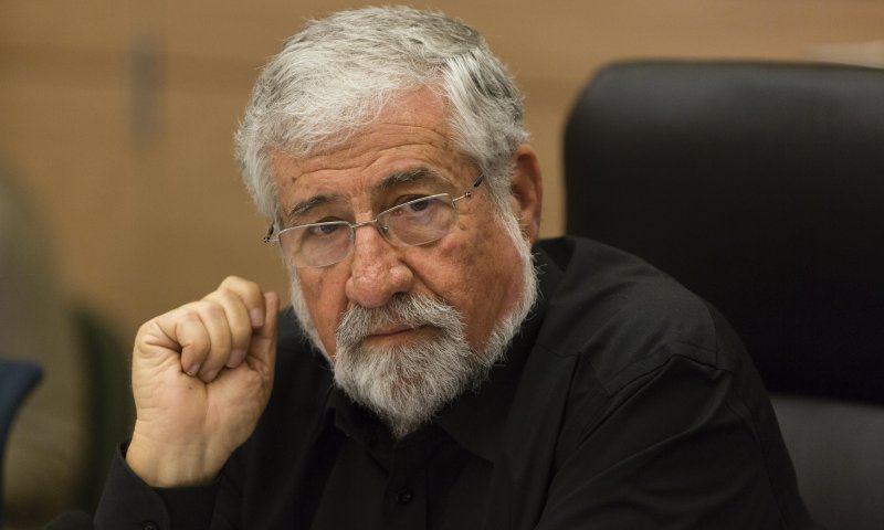 מצנע: "הם מנהלים קרבות מתוך בתי החולים"