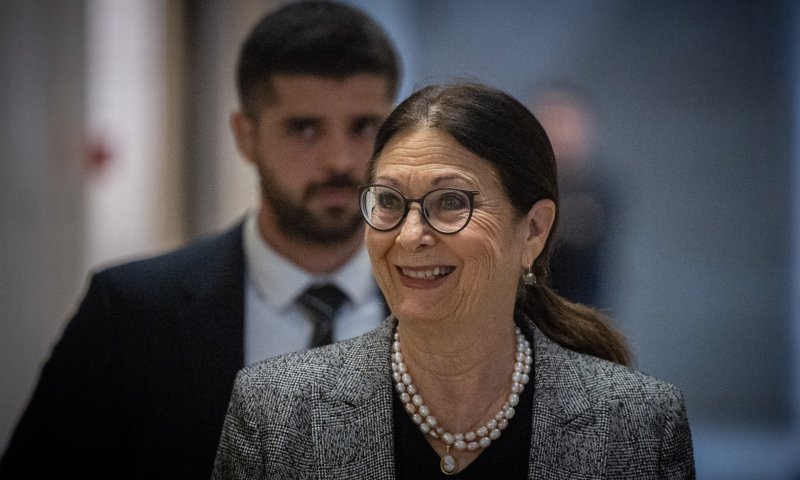 רוטמן נגד הנשיאה חיות: "פוגעת בהפרדת הרשויות"