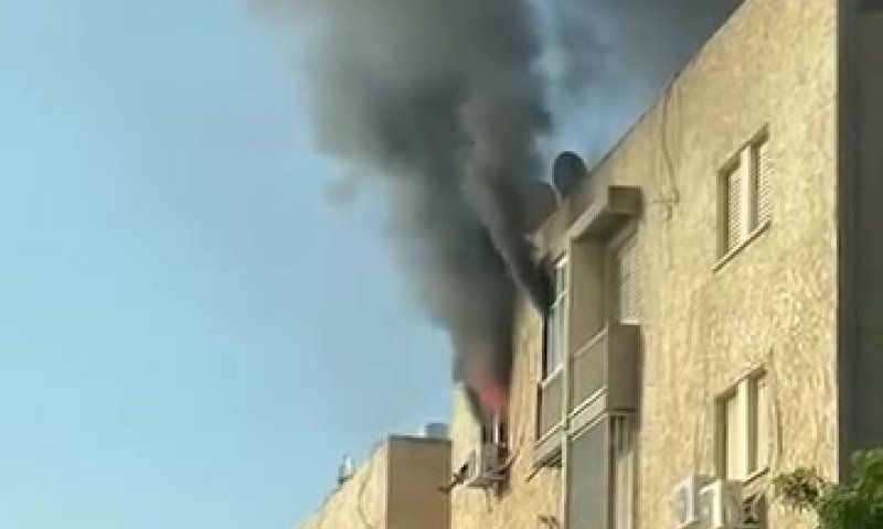 אישה נספתה בשריפה בדירה בתל אביב