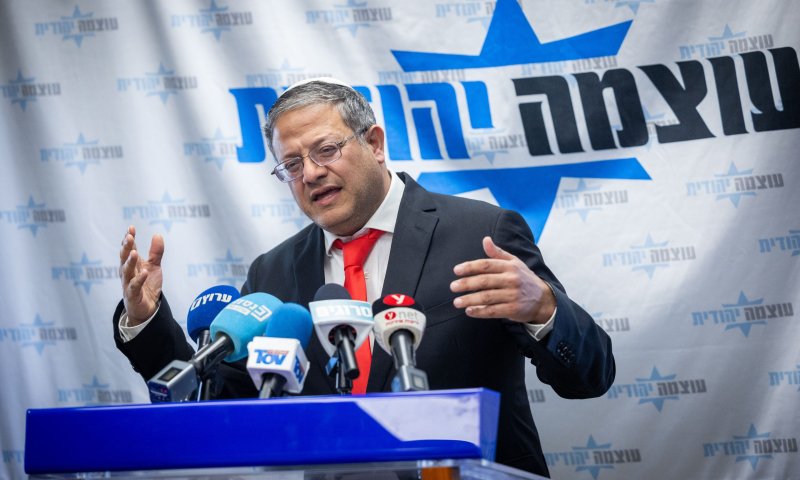 בן גביר לגנץ: האחרון שיכול להציע אלטרנטיבה בטחונית