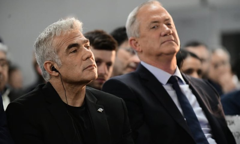 לקראת ממשלת חירום: נתניהו שוחח עם גנץ ולפיד