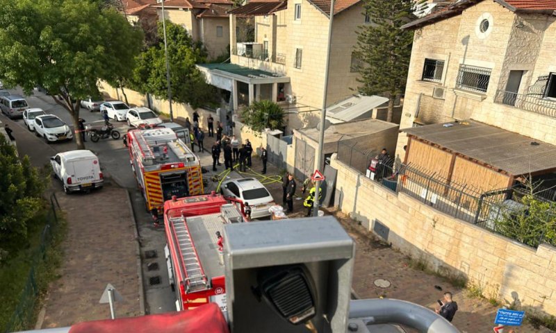 שני הרוגים ושבעה פצועים בשריפת מבנה בירושלים