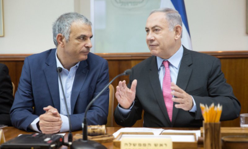 מביך: נתניהו התגאה בנתונים; כחלון עקץ