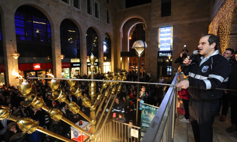 תפילת הילדים לשלומו של מייסד איחוד הצלה אלי ביר