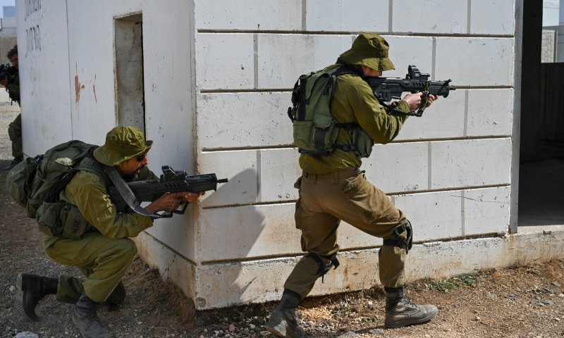 צה"ל פשט על משרדו של סינוואר; 30 מחבלים חוסלו