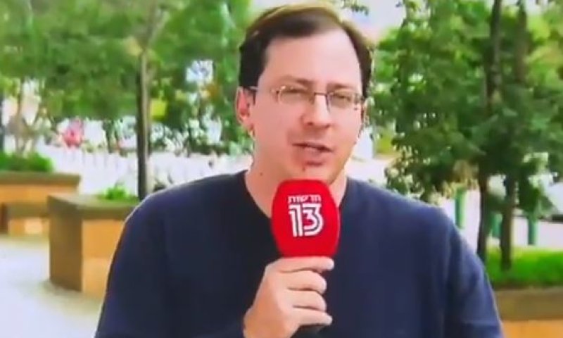 כתב חדשות 13 נטש שידור ורץ לסייע לאישה. צפו