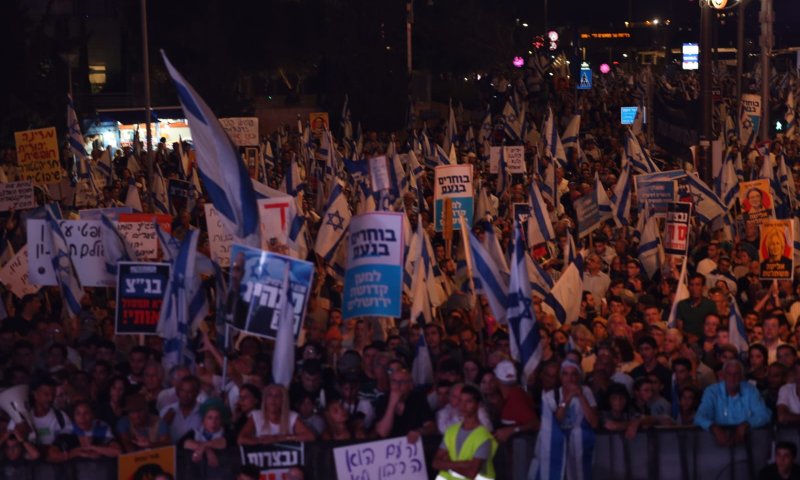 מארגני המחאה תוקפים: "מנסים להשחיר את הימין"