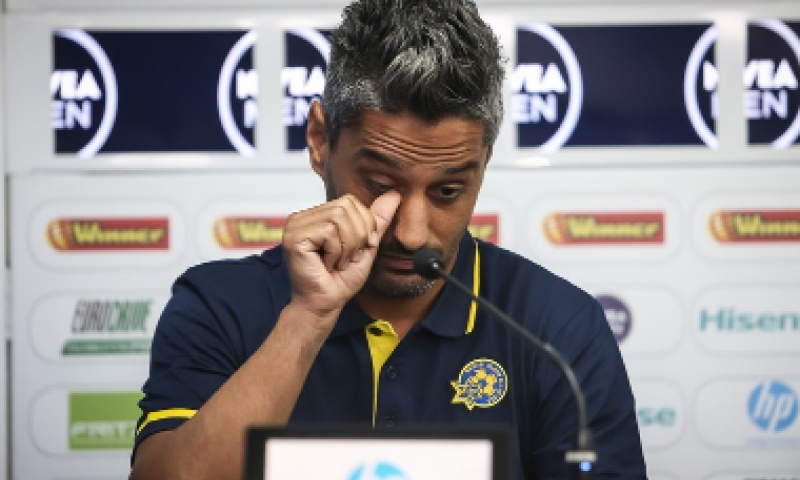 חלוץ מכבי תל אביב הודיע על פרישה מכדורגל