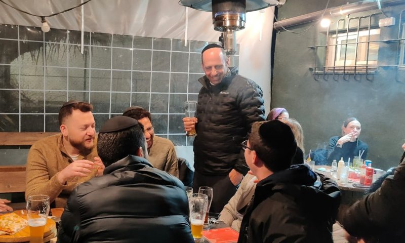 המועמד לראשות העיר שמואל גרינברג מציג את אמנת האחדות