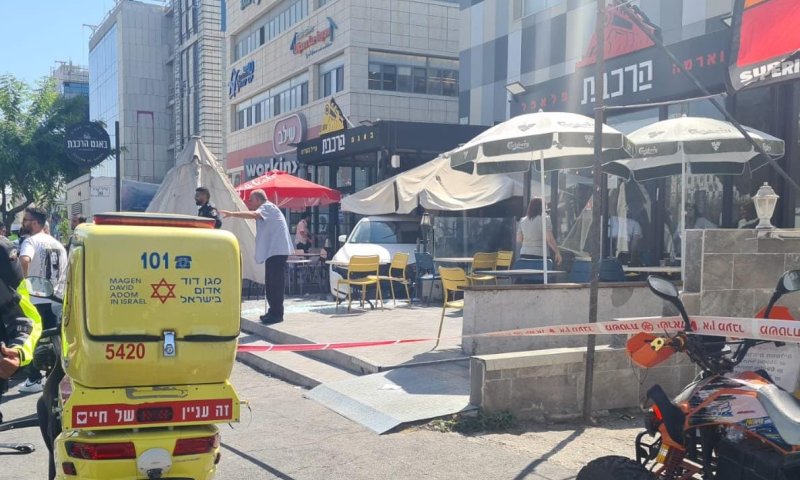 ירושלים: רכב נכנס למסעדה בתלפיות; 2 פצועים קל