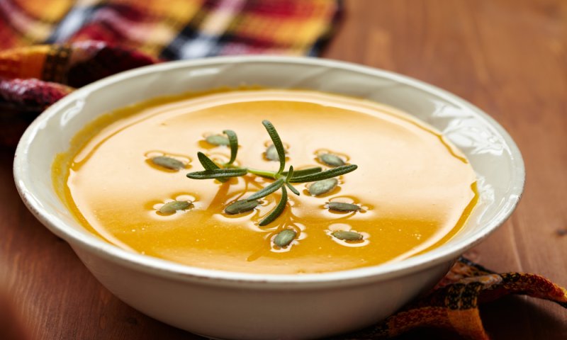 מתכון חורפי: מרק כתום עם כרישה