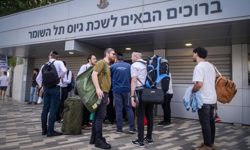 בצל המלחמה: בתו של השר הבכיר התגייסה לצבא