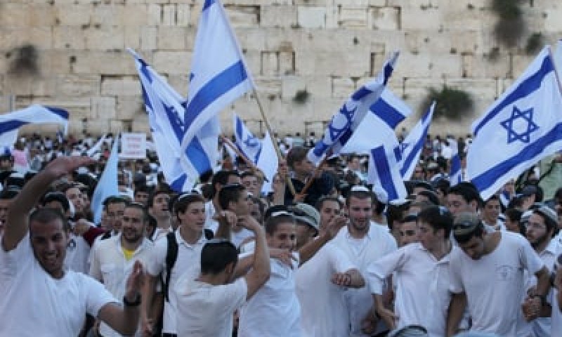 שו"ת: האם השנה שייך להגיד הלל בברכה ביום העצמאות?