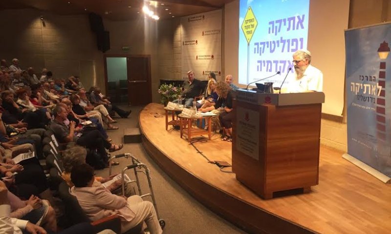 הרב שרלו נגד הקוד האתי: רבנים לא מנצלים את כוחם?