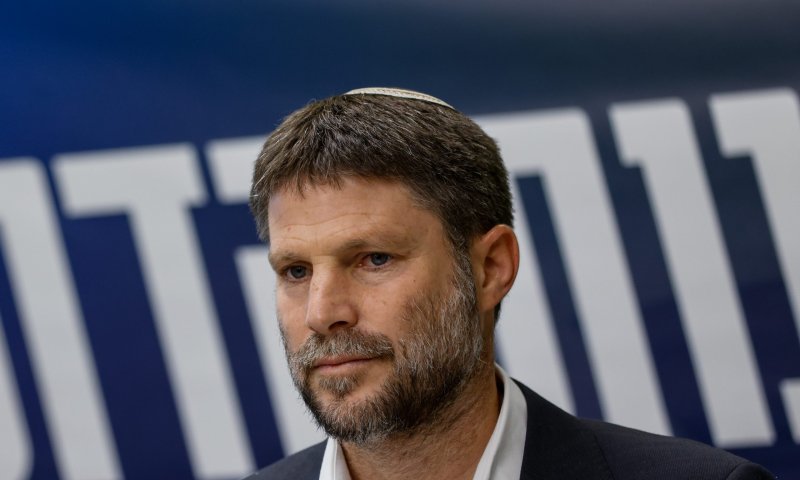 "לאחר לבטים" | סמוטריץ' חושף את עמדתו על עצירת הרפורמה