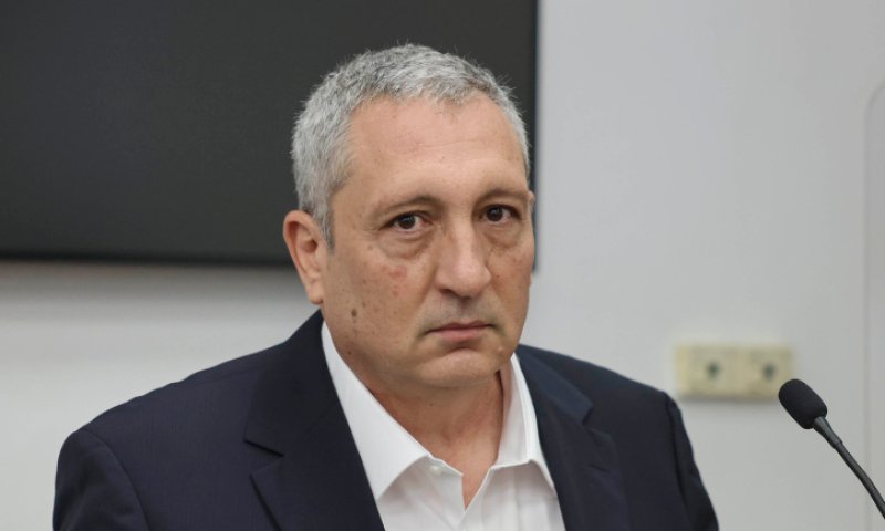 ניר חפץ העיד בבכי: "הופעלו עליי לחצים"