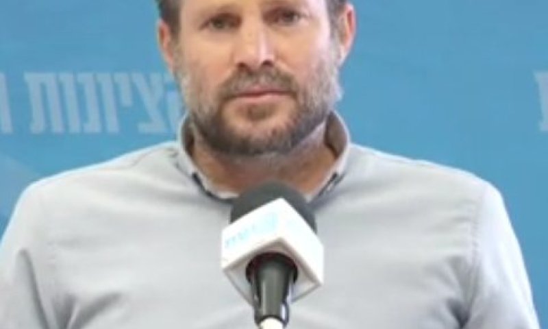 סמוטריץ': בנט צריך להחליט אם הוא ימין או שמאל?