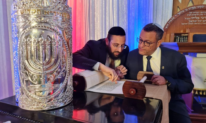 ליאון באזכרה לרב אליהו: "תורתו הייתה כולה של י-ם"