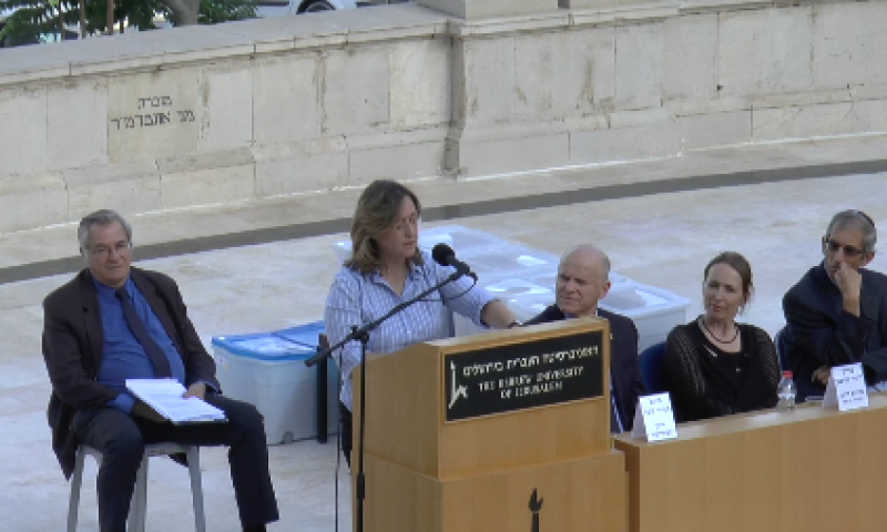 אילנה דיין נגד בנט: השתקה מטעם השלטון. צפו