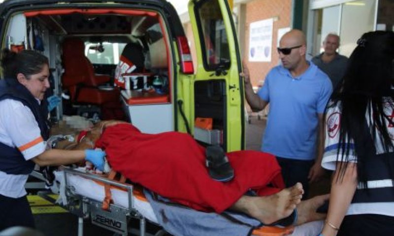 בן 19 נדקר על ידי פלסטיני במישור אדומים