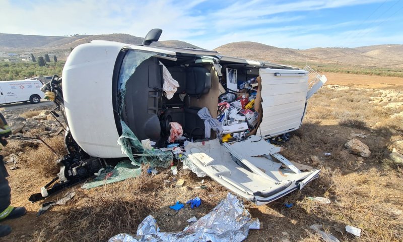 פצוע קשה בהתהפכות רכב ליד כוכב השחר