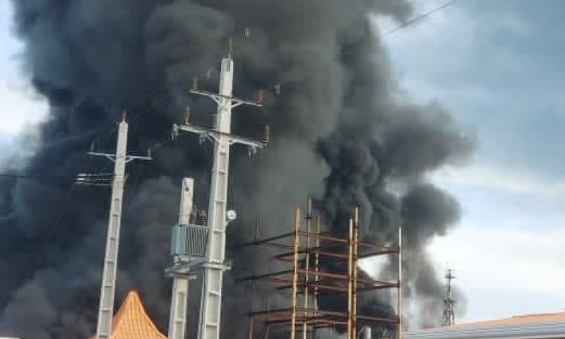 דיווח: פיצוץ מסתורי במיכלי נפט באיראן