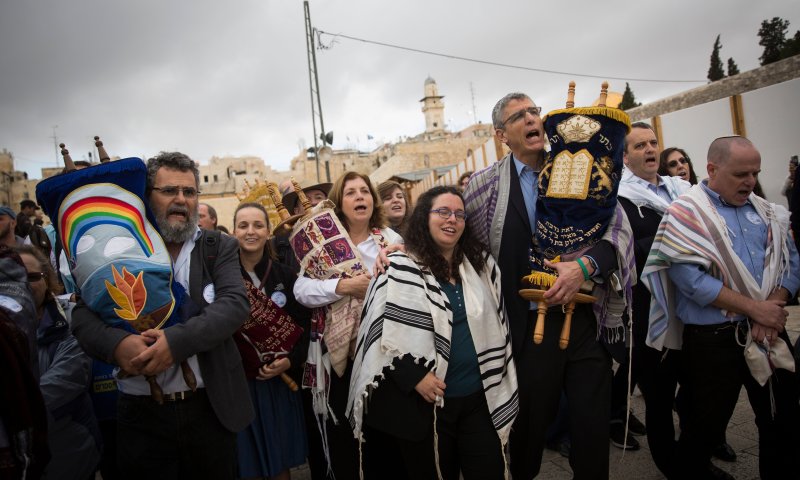 'נשות הכותל יצאו למאבק פוליטי על גב המקום הקדוש