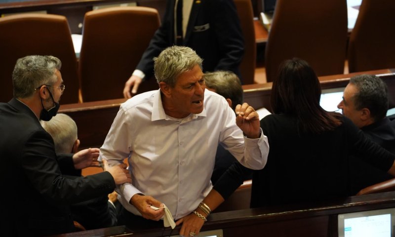 הם אחים שלנו: לחלוק בלי לחצות את קו ההפרדה