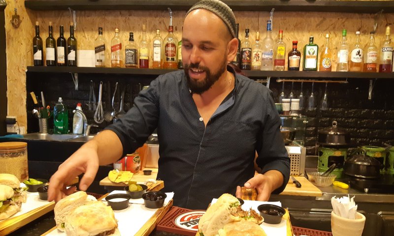 לחם הבשר של יהוידע נזרי| ביקורת מסעדות