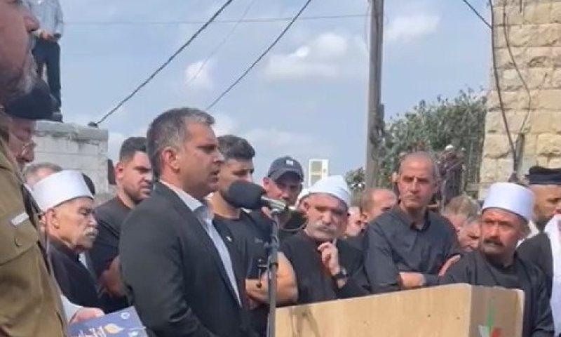 השר סופר בהלוויה: "באגרוף אחד נכריע את האויב"