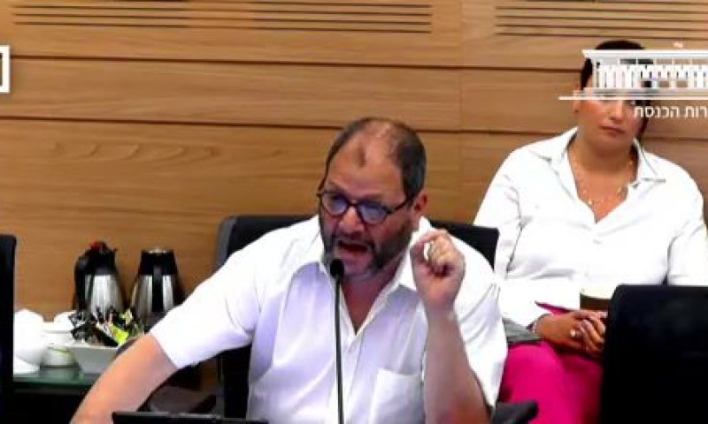 הח"כים תקפו את כסיף: "עוכר ישראל, נדיח אותך"