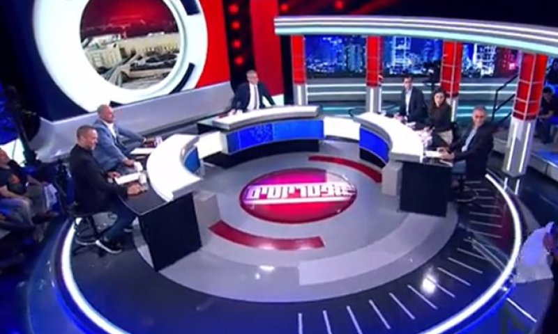 צופה התפרץ לאולפן ערוץ 14; כך זה נגמר. צפו