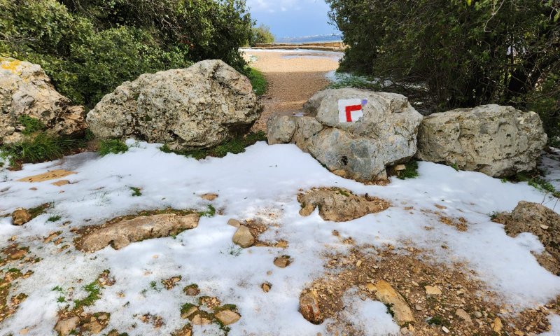 לא רק בחרמון: שלג ירד גם בפסגת הר מירון