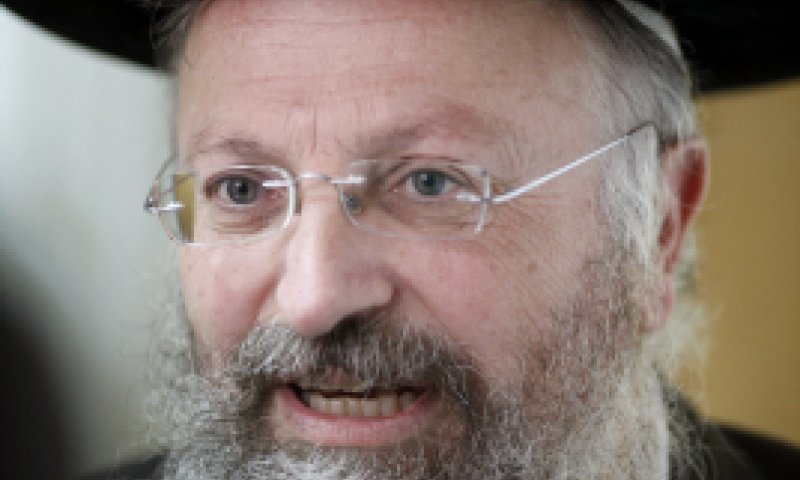 "על פי ההלכה אסור לאריה דרעי לכהן כשר"