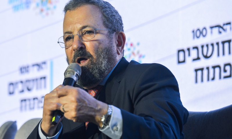 אהוד ברק חוזר לפוליטיקה: יתמודד על ראשות העבודה