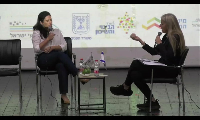 איילת שקד: "אפשר להכניס עובדים פלסטיניים מעל גיל 40"