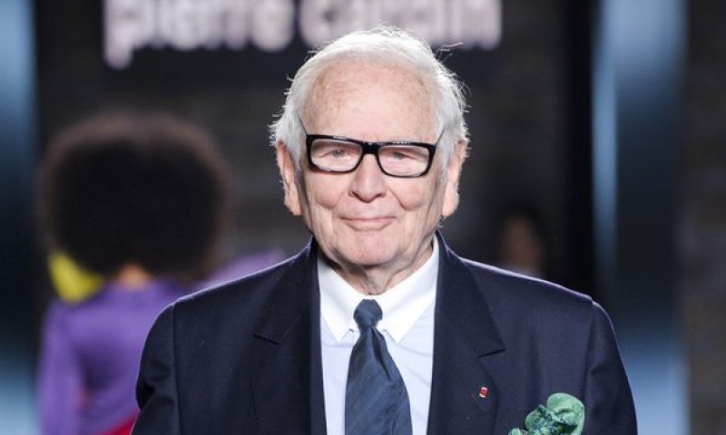 בגיל 98 מעצב האופנה פייר קרדן הלך לעולמו